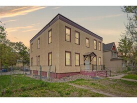 2820 12th Ave S in Minneapolis, MN - Building Photo