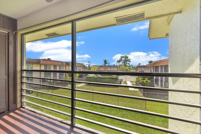 property at 5954 Longbow Ln