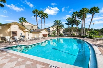 2460 Grand Central Pkwy in Orlando, FL - Building Photo - Building Photo