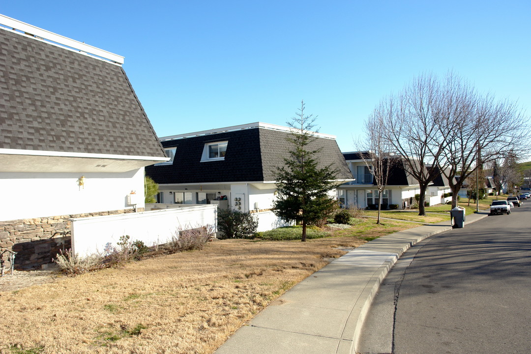 Vacaville Meadows Apartments in Vacaville, CA - Foto de edificio