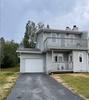 1035 Seneca Ave in Wasilla, AK - Building Photo