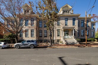 Lava Lofts in Richmond, VA - Foto de edificio - Building Photo