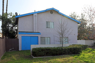 Peach Court Apartments in El Cajon, CA - Building Photo - Building Photo