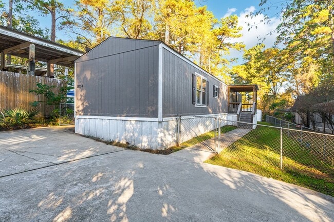 property at 13154 S Lee Shore Dr