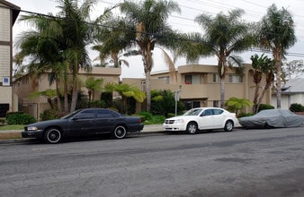 Inglewood Palms Apartments in Inglewood, CA - Building Photo - Building Photo