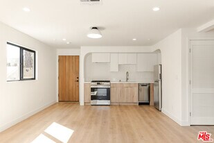 2845 1/2 Marsh St in Los Angeles, CA - Building Photo