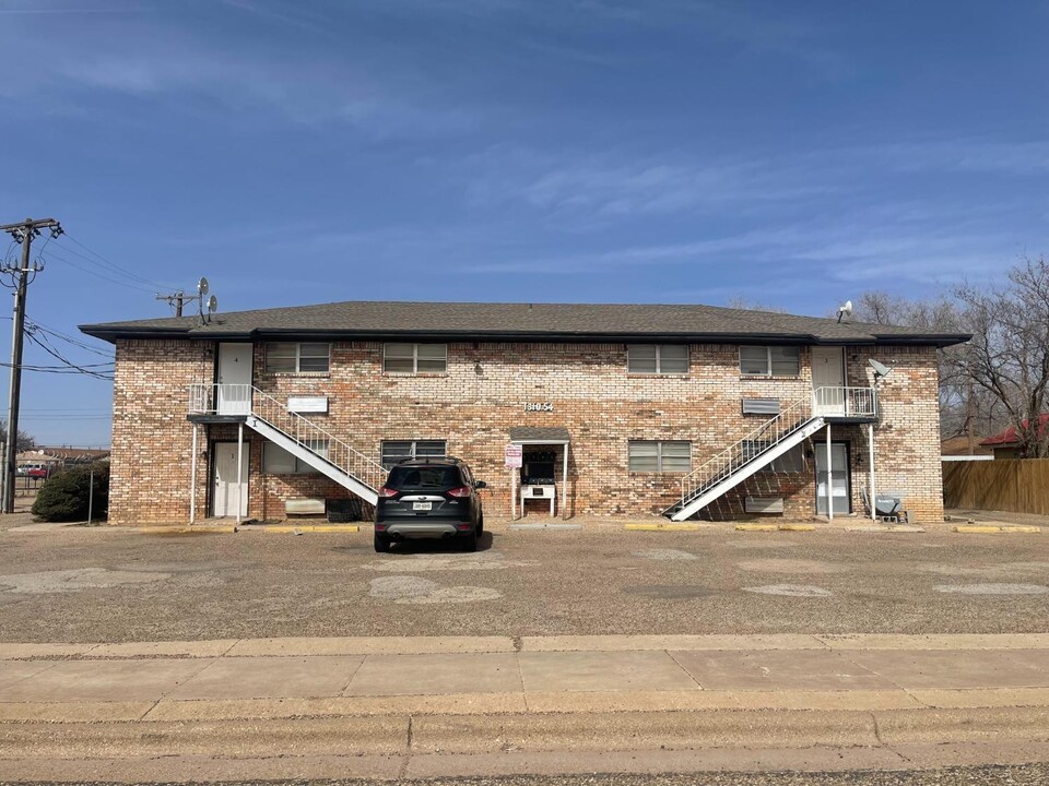 1310 54th St in Lubbock, TX - Foto de edificio