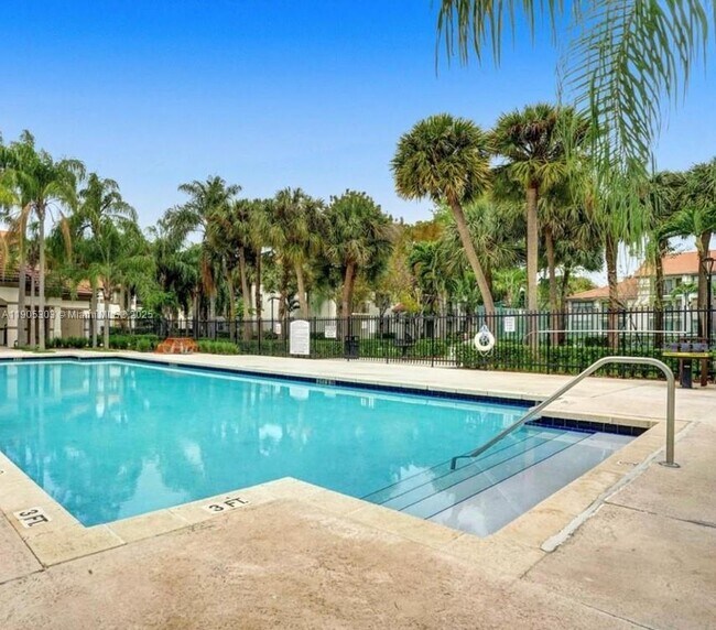 530 S Park Rd in Hollywood, FL - Building Photo - Building Photo