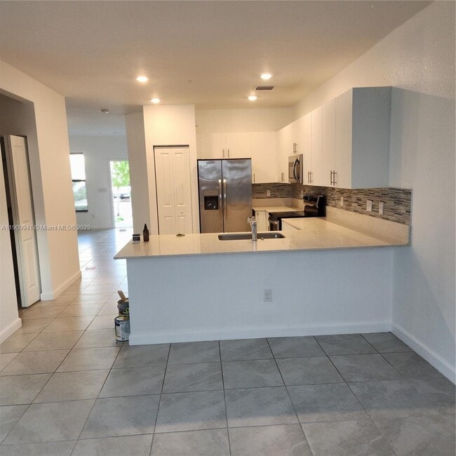 236 SW 159th Ter in Pembroke Pines, FL - Building Photo - Building Photo
