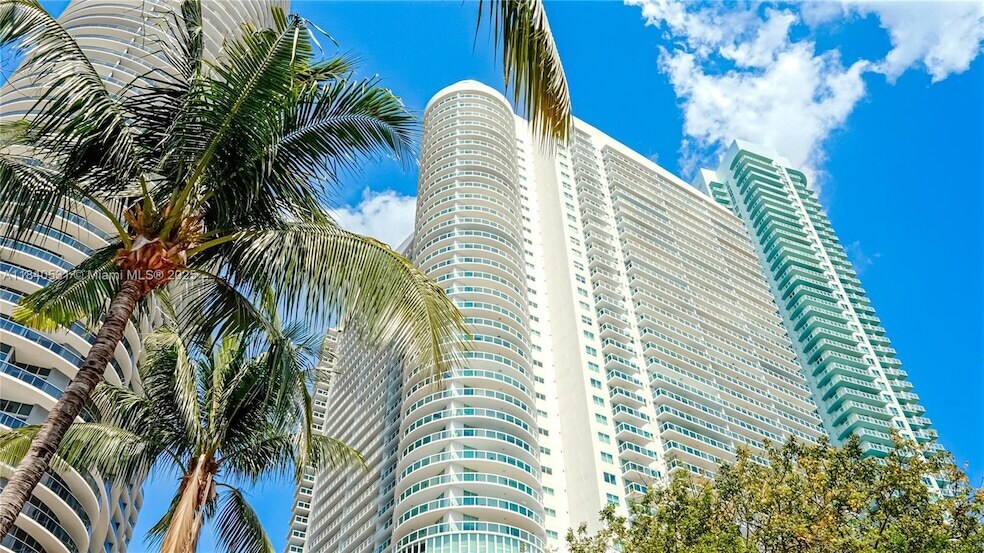 1800 N Bayshore Dr, Unit 3414 in Miami, FL - Building Photo