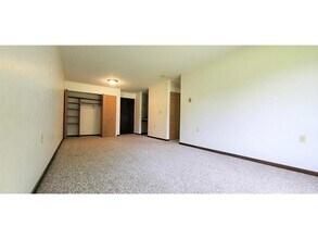 808 Hills Ave in Jackson, MN - Building Photo - Building Photo
