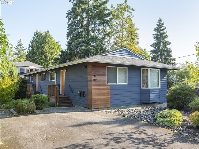 property at 2123 SE Sherrett St