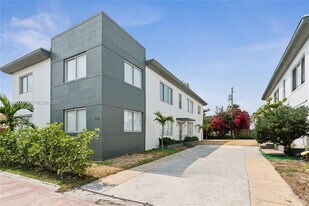 732 82nd St in Miami Beach, FL - Building Photo