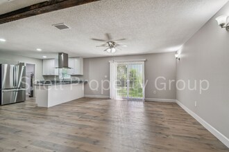 16901 Melba Ln in Lutz, FL - Building Photo - Building Photo