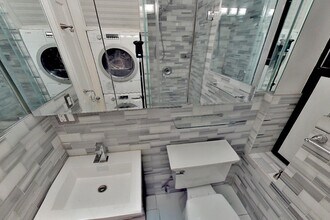 325 E 5th St, Unit B1 in New York, NY - Foto de edificio - Building Photo