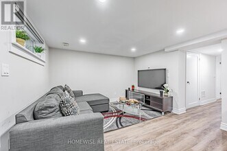 68 Fairleigh Crescent in Toronto, ON - Building Photo - Building Photo