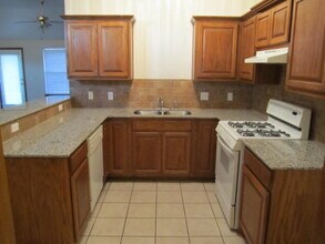 13329 Mayberry Pl in Oklahoma City, OK - Building Photo - Building Photo