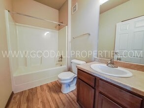 6030 Bremen Ct in Johnston, IA - Building Photo - Building Photo