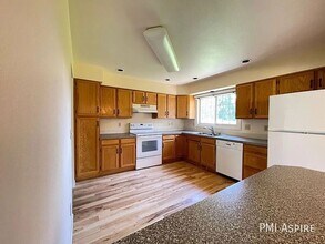 2403 Elmhurst Pl in Longmont, CO - Building Photo - Building Photo