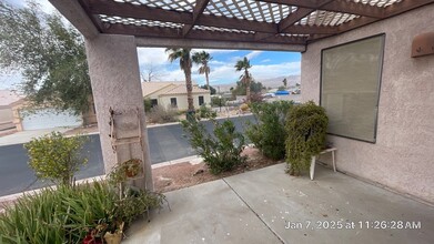 2348 Taos Dr in Bullhead City, AZ - Foto de edificio - Building Photo