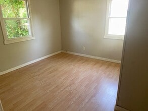 2434 Reynolds Ave SW in Cedar Rapids, IA - Building Photo - Building Photo