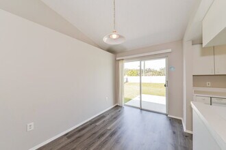 6806 67th St Cir E in Palmetto, FL - Building Photo - Building Photo