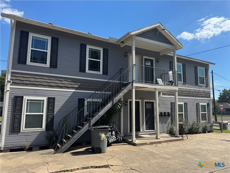 508 E Convent St in Victoria, TX - Building Photo