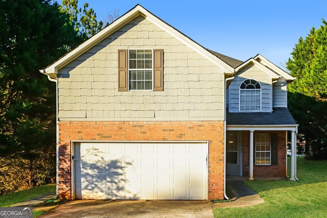 2704 River Summit Ln in Decatur, GA - Building Photo