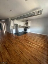 285 E 17th St-Unit -303 in Paterson, NJ - Building Photo - Building Photo