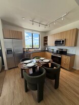 941 E 22nd St, Unit B21 in Hialeah, FL - Building Photo