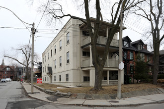 241 Bedford Rd in Toronto, ON - Building Photo - Building Photo