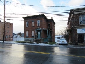 137 Market St in Amsterdam, NY - Foto de edificio - Building Photo