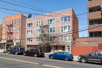 77-07 Woodside Ave in Flushing, NY - Foto de edificio - Primary Photo