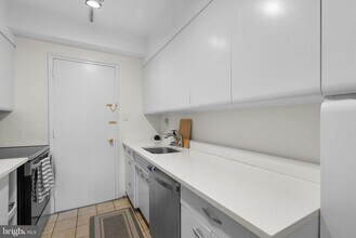 4301 Massachusetts Ave NW in Washington, DC - Building Photo - Building Photo