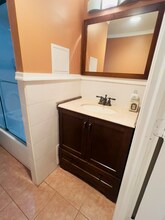 325 Hampden Rd, Unit B in Upper Darby Township, PA - Foto de edificio - Building Photo