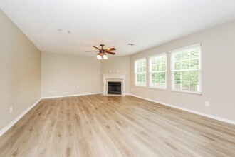 1102 Seven Oaks Blvd in Smyrna, TN - Building Photo - Building Photo