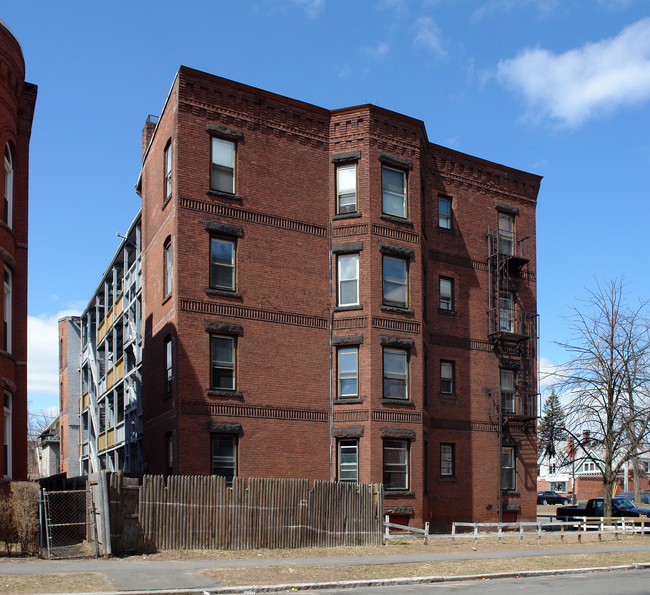 384-388 Appleton St in Holyoke, MA - Foto de edificio - Building Photo