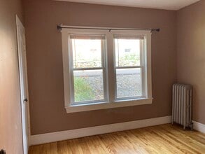 5 Colonial Rd, Unit 1 in Worcester, MA - Foto de edificio - Building Photo