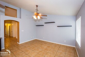 7700 Beach Falls Ct in Las Vegas, NV - Building Photo - Building Photo