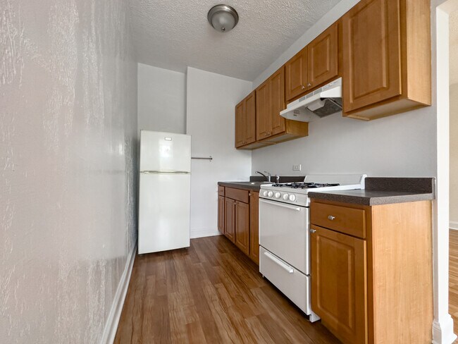 1742 N Humboldt Blvd, Unit 204 in Chicago, IL - Foto de edificio - Building Photo