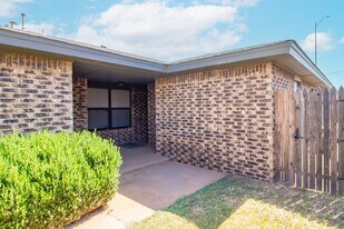 15 Wagnon Dr in Wolfforth, TX - Building Photo