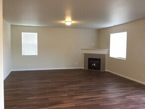 2655 Moore St in Enumclaw, WA - Building Photo - Building Photo