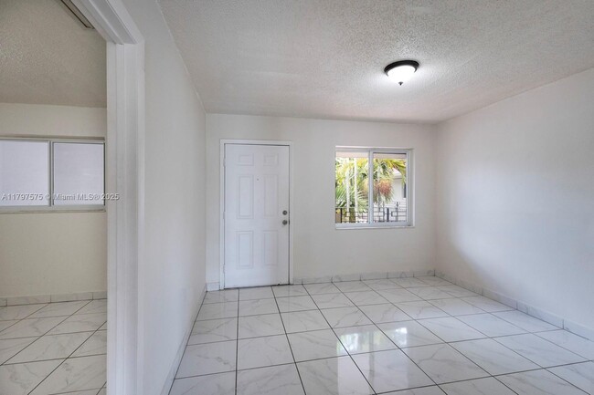 11491 NW 2nd St in Miami, FL - Building Photo - Building Photo