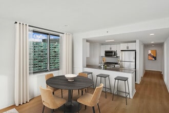 Avalon Riverview in Long Island City, NY - Foto de edificio - Building Photo