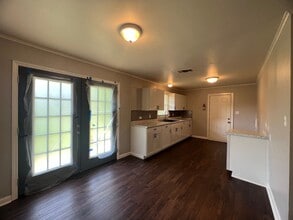 914 Huntington Ln in Shreveport, LA - Building Photo - Building Photo