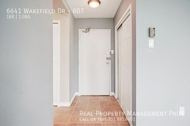 6641 Wakefield Dr in Alexandria, VA - Building Photo - Building Photo