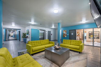 The Arrow Apartments - Student Housing in Minneapolis, MN - Foto de edificio - Lobby