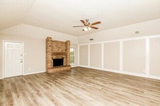 1913 Green Willow Dr in Fort Worth, TX - Building Photo - Building Photo