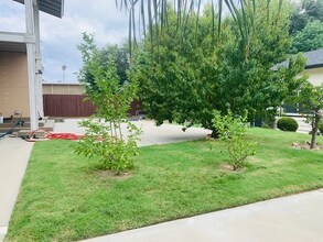 17207 Holly Dr in Fontana, CA - Building Photo - Building Photo