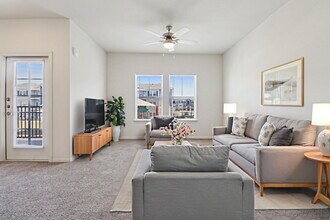 Denton Grove in Denton, TX - Foto de edificio - Building Photo